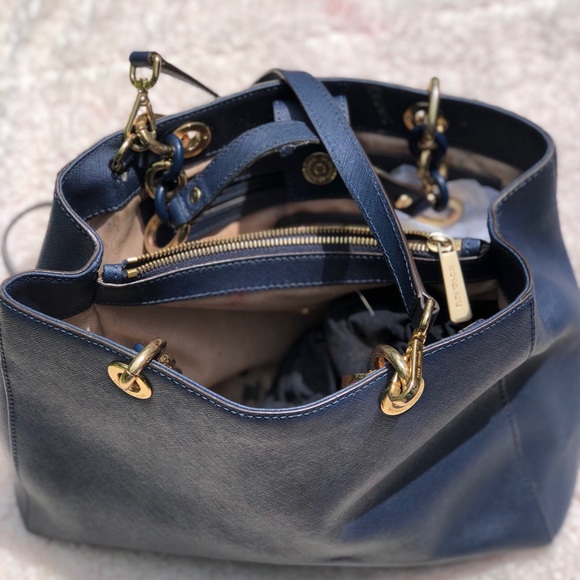 Micheal Kors handbag ! Authentic!!!!!!!!! - Picture 4 of 7